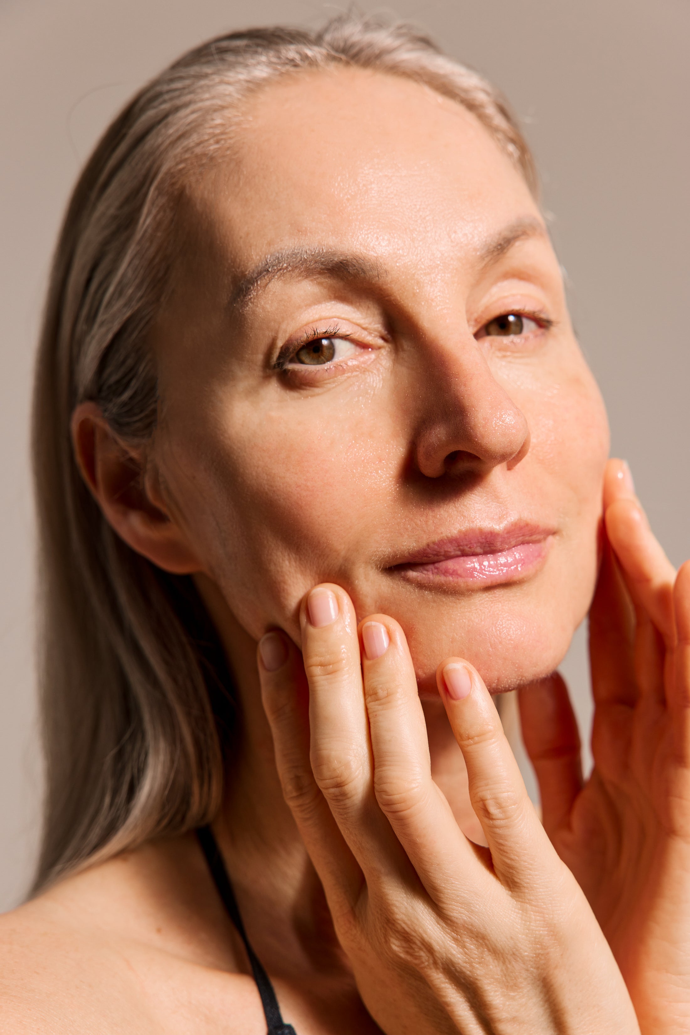 At-home device promoting radiant, well-nourished skin